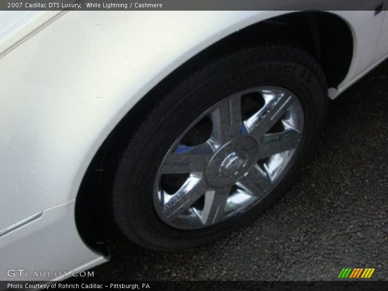 White Lightning / Cashmere 2007 Cadillac DTS Luxury