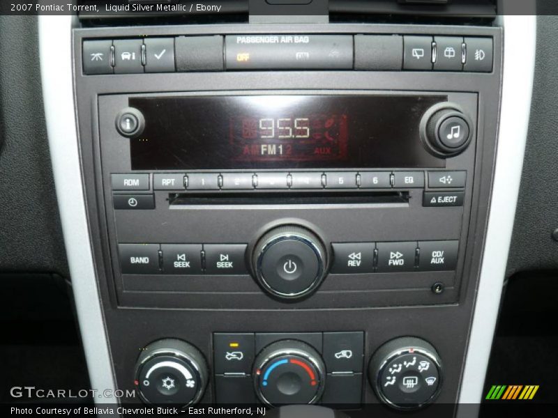 Liquid Silver Metallic / Ebony 2007 Pontiac Torrent