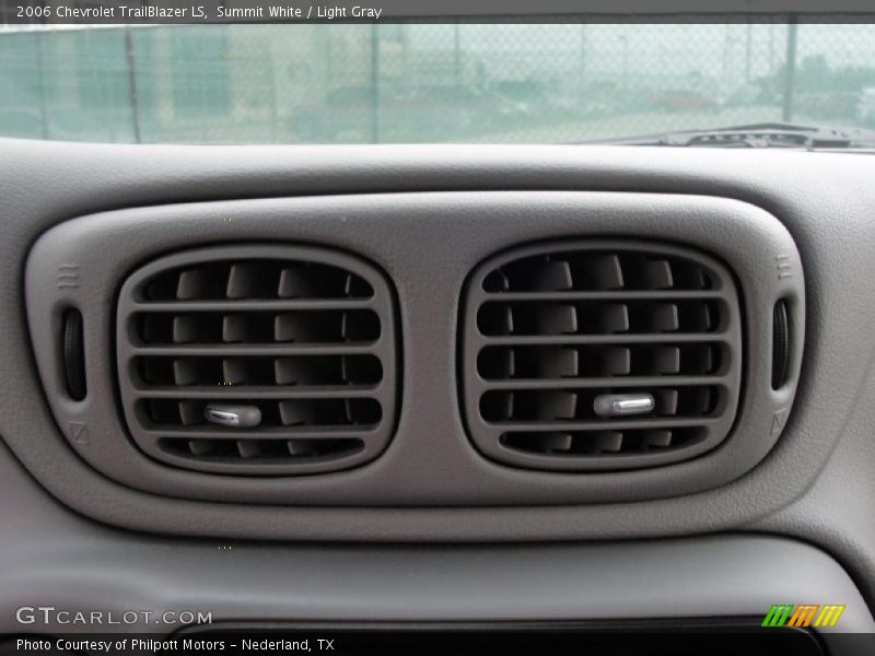 Summit White / Light Gray 2006 Chevrolet TrailBlazer LS