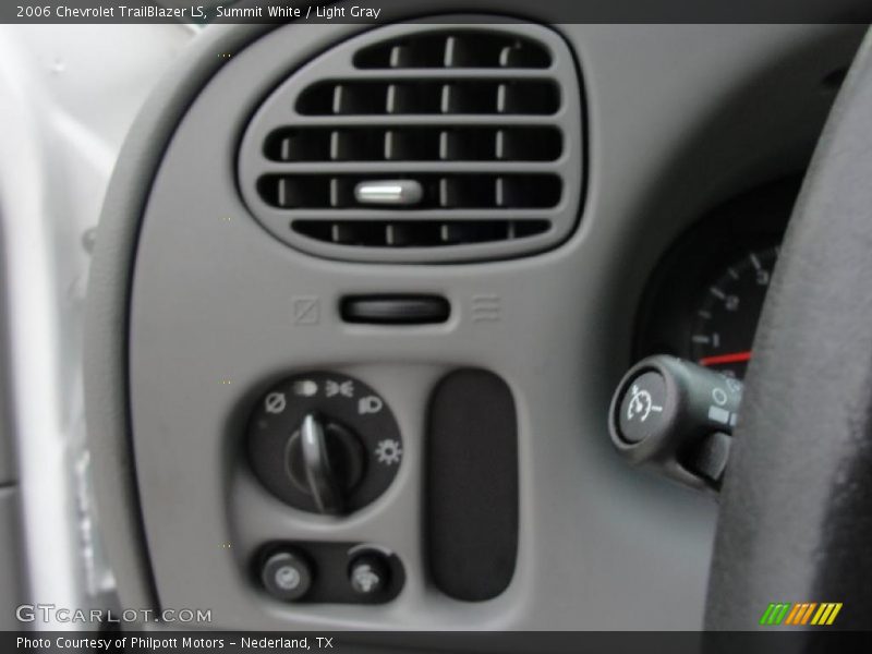 Summit White / Light Gray 2006 Chevrolet TrailBlazer LS