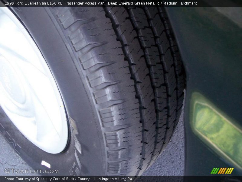 Deep Emerald Green Metallic / Medium Parchment 1999 Ford E Series Van E150 XLT Passenger Access Van