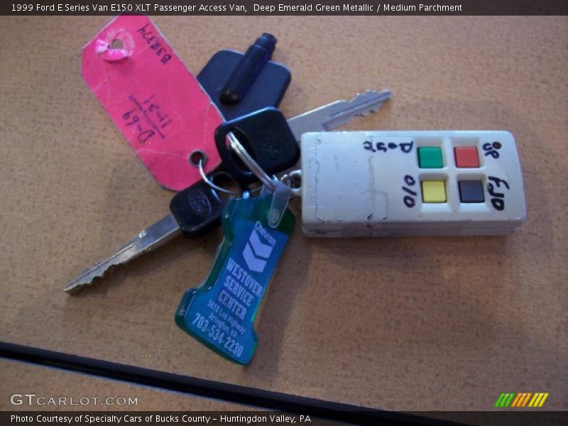 Deep Emerald Green Metallic / Medium Parchment 1999 Ford E Series Van E150 XLT Passenger Access Van