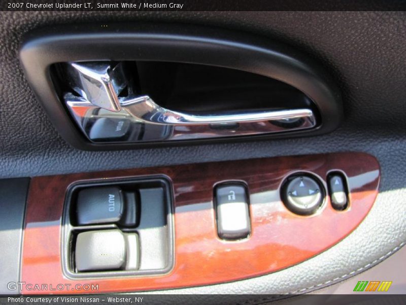 Summit White / Medium Gray 2007 Chevrolet Uplander LT