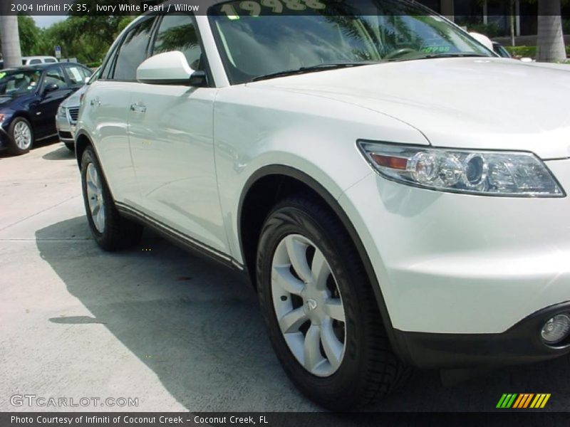 Ivory White Pearl / Willow 2004 Infiniti FX 35