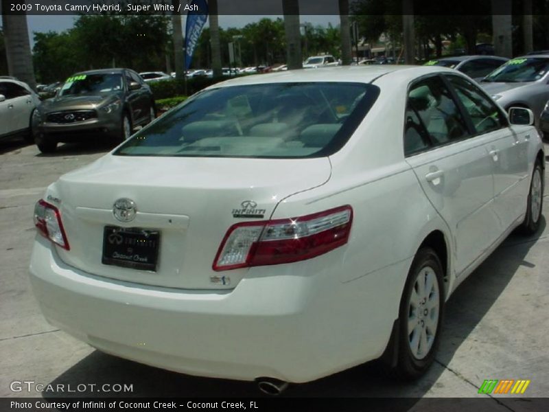 Super White / Ash 2009 Toyota Camry Hybrid