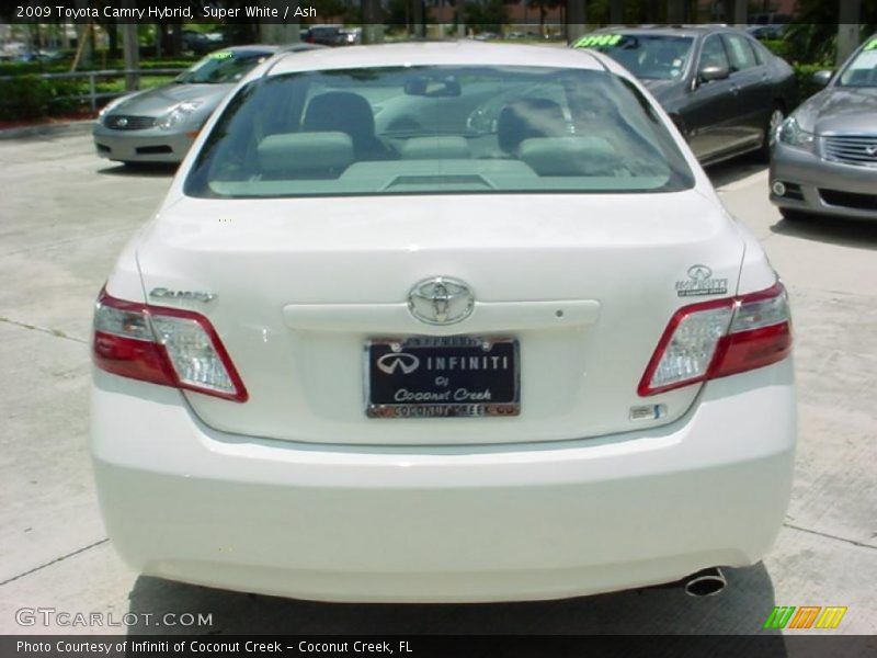 Super White / Ash 2009 Toyota Camry Hybrid