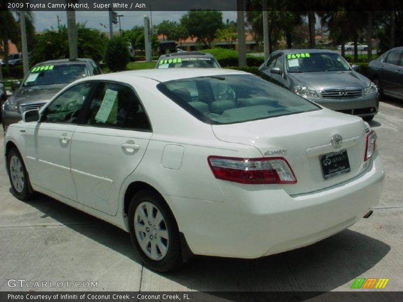 Super White / Ash 2009 Toyota Camry Hybrid