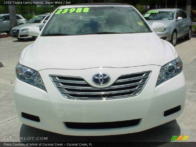 Super White / Ash 2009 Toyota Camry Hybrid