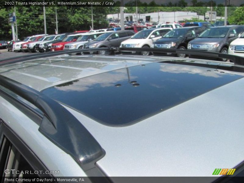Millennium Silver Metallic / Gray 2002 Toyota Highlander V6