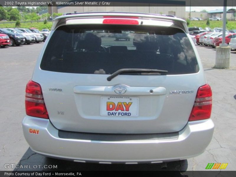 Millennium Silver Metallic / Gray 2002 Toyota Highlander V6