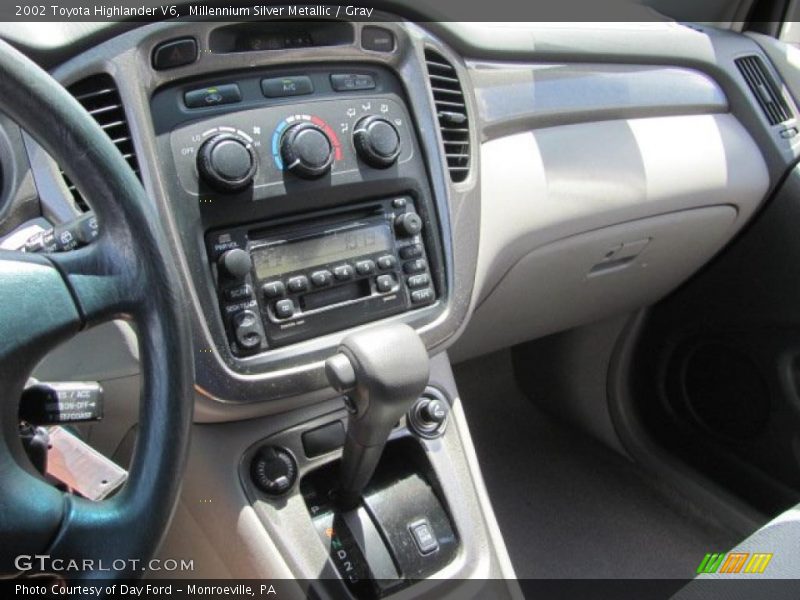 Millennium Silver Metallic / Gray 2002 Toyota Highlander V6