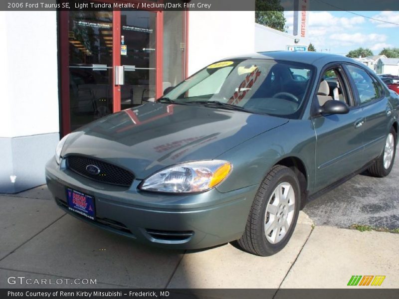 Light Tundra Metallic / Medium/Dark Flint Grey 2006 Ford Taurus SE