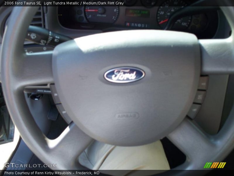 Light Tundra Metallic / Medium/Dark Flint Grey 2006 Ford Taurus SE