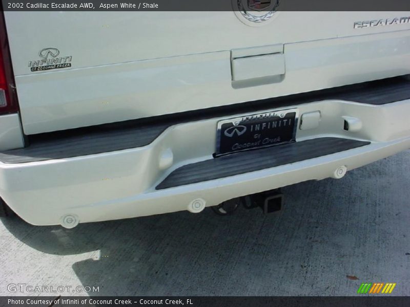 Aspen White / Shale 2002 Cadillac Escalade AWD