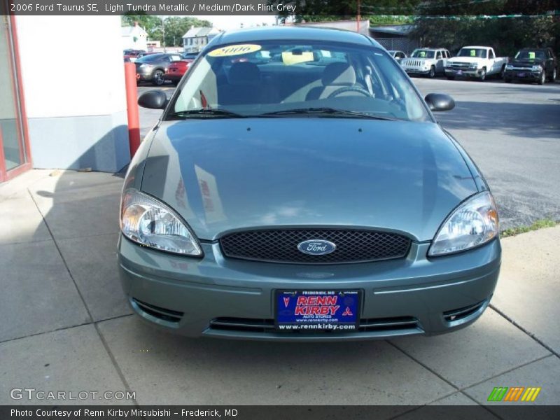 Light Tundra Metallic / Medium/Dark Flint Grey 2006 Ford Taurus SE