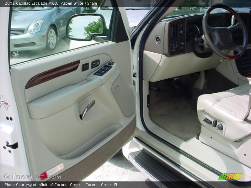 Aspen White / Shale 2002 Cadillac Escalade AWD