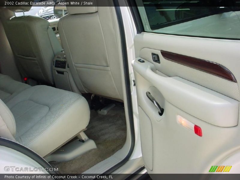 Aspen White / Shale 2002 Cadillac Escalade AWD