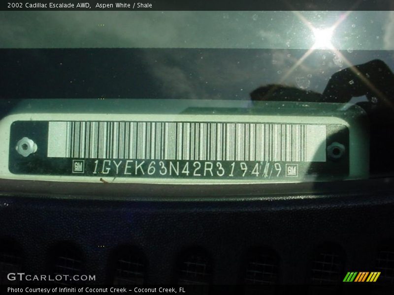 Aspen White / Shale 2002 Cadillac Escalade AWD