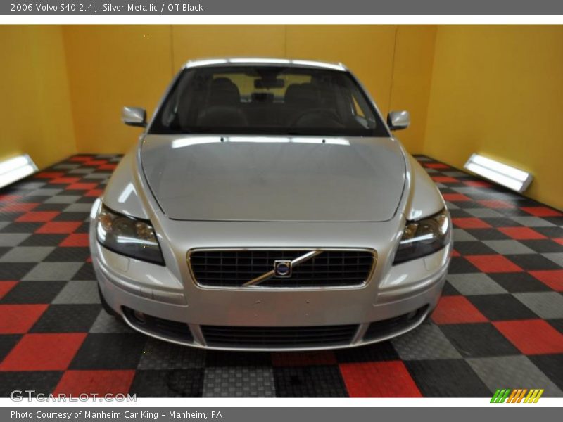 Silver Metallic / Off Black 2006 Volvo S40 2.4i