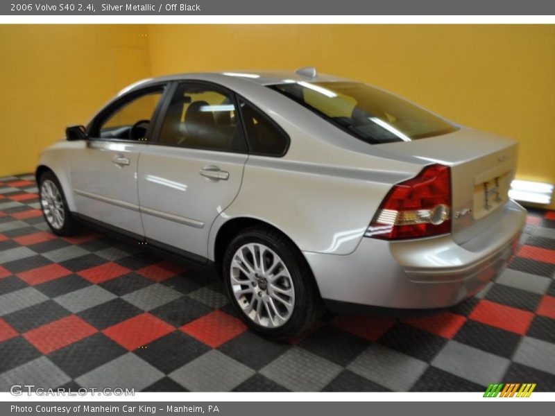 Silver Metallic / Off Black 2006 Volvo S40 2.4i