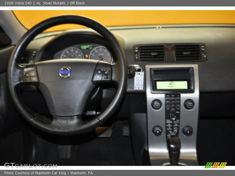 Silver Metallic / Off Black 2006 Volvo S40 2.4i