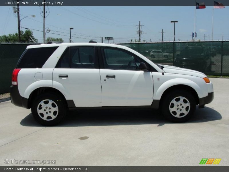 White / Gray 2003 Saturn VUE V6