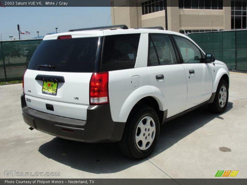 White / Gray 2003 Saturn VUE V6
