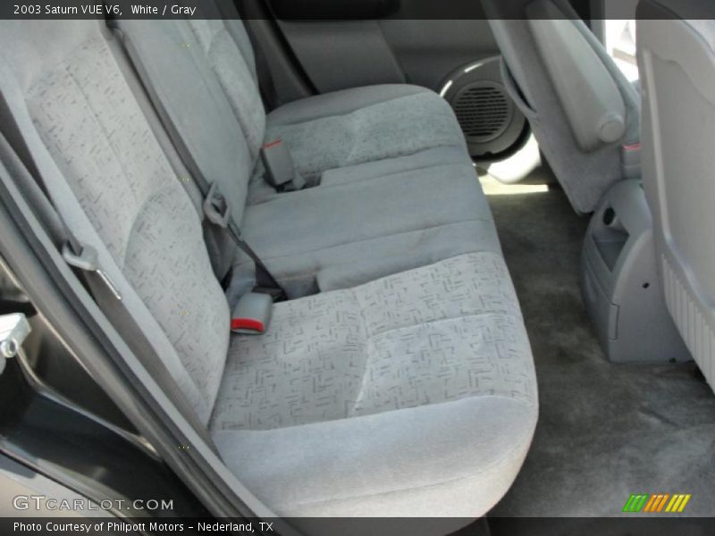 White / Gray 2003 Saturn VUE V6