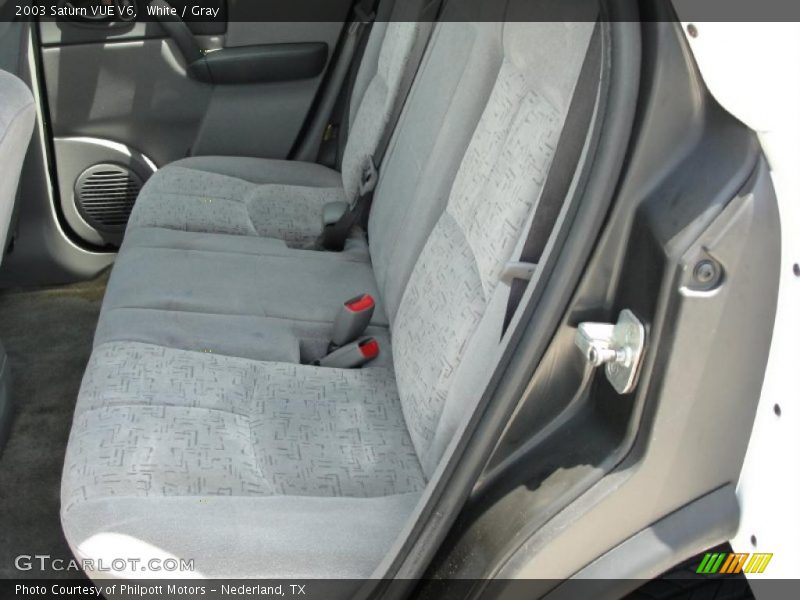 White / Gray 2003 Saturn VUE V6