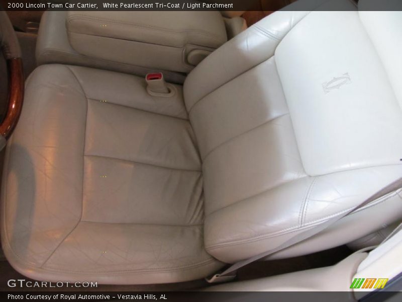 White Pearlescent Tri-Coat / Light Parchment 2000 Lincoln Town Car Cartier