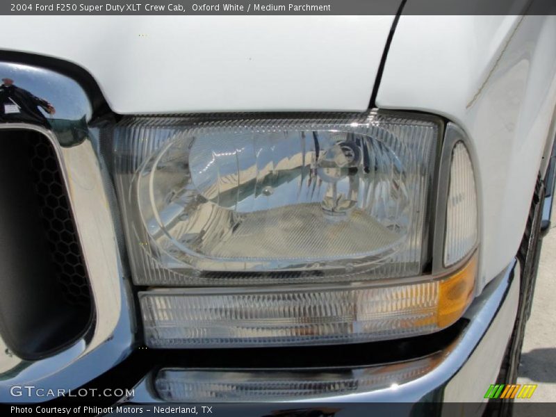 Oxford White / Medium Parchment 2004 Ford F250 Super Duty XLT Crew Cab