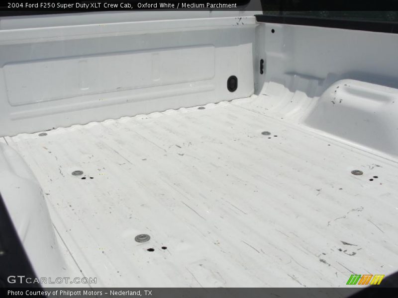 Oxford White / Medium Parchment 2004 Ford F250 Super Duty XLT Crew Cab