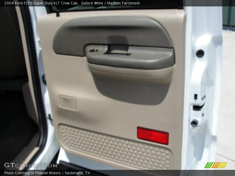 Oxford White / Medium Parchment 2004 Ford F250 Super Duty XLT Crew Cab