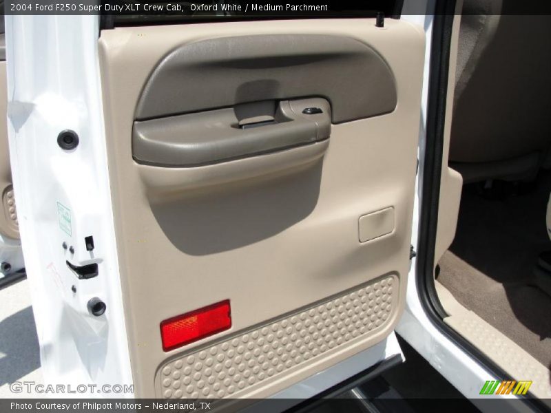 Oxford White / Medium Parchment 2004 Ford F250 Super Duty XLT Crew Cab