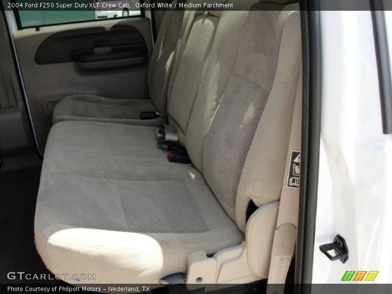 Oxford White / Medium Parchment 2004 Ford F250 Super Duty XLT Crew Cab