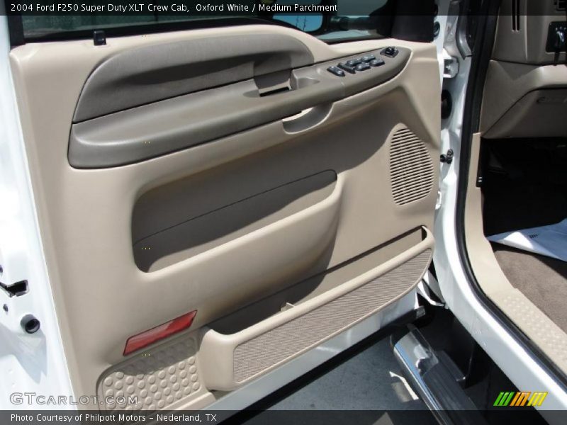Oxford White / Medium Parchment 2004 Ford F250 Super Duty XLT Crew Cab