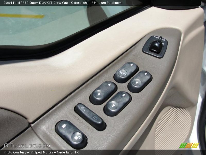 Oxford White / Medium Parchment 2004 Ford F250 Super Duty XLT Crew Cab