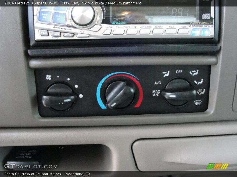 Oxford White / Medium Parchment 2004 Ford F250 Super Duty XLT Crew Cab