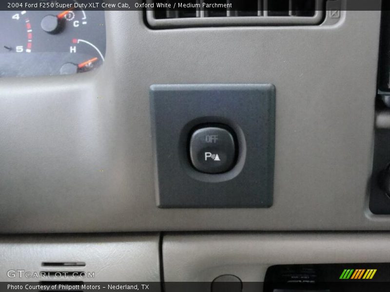 Oxford White / Medium Parchment 2004 Ford F250 Super Duty XLT Crew Cab