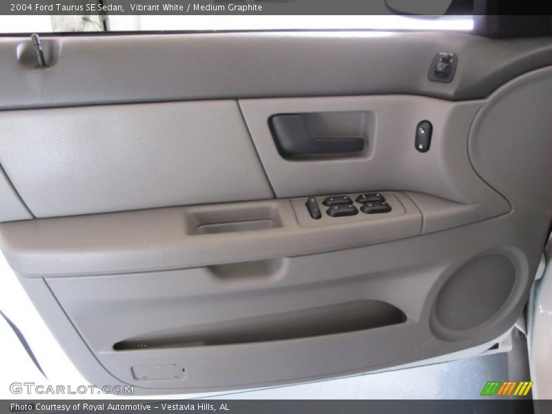 Vibrant White / Medium Graphite 2004 Ford Taurus SE Sedan