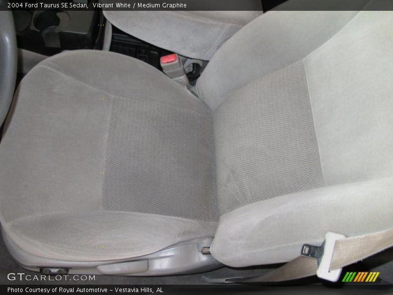 Vibrant White / Medium Graphite 2004 Ford Taurus SE Sedan