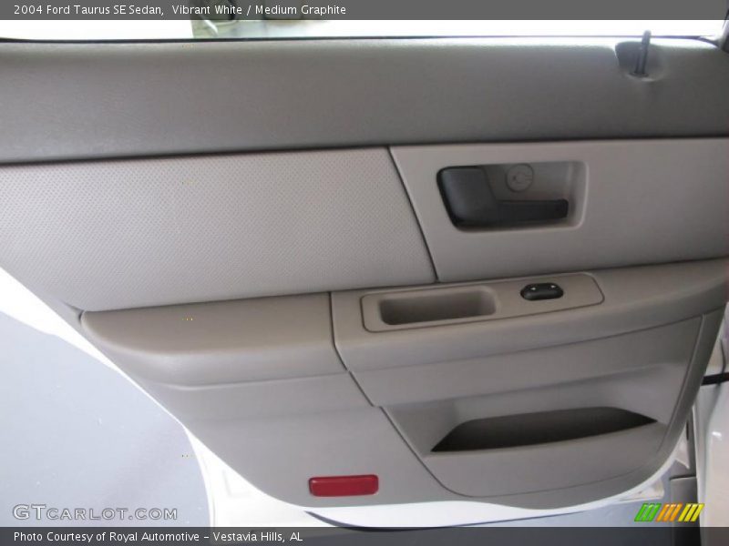 Vibrant White / Medium Graphite 2004 Ford Taurus SE Sedan