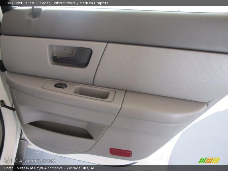 Vibrant White / Medium Graphite 2004 Ford Taurus SE Sedan