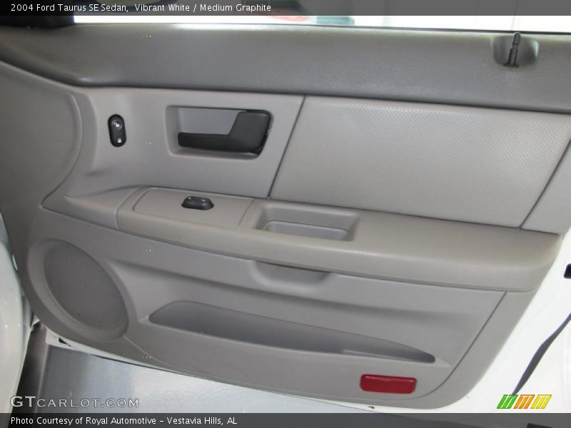 Vibrant White / Medium Graphite 2004 Ford Taurus SE Sedan