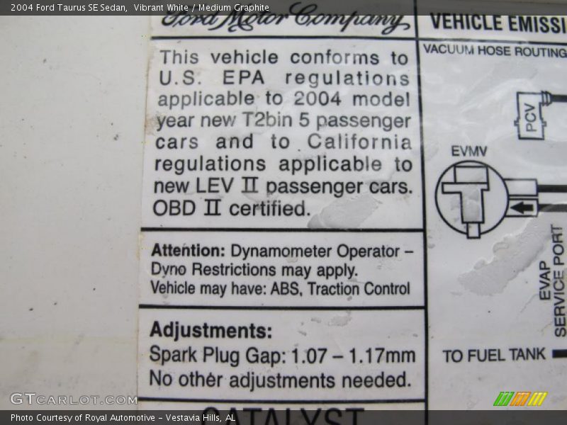 Vibrant White / Medium Graphite 2004 Ford Taurus SE Sedan