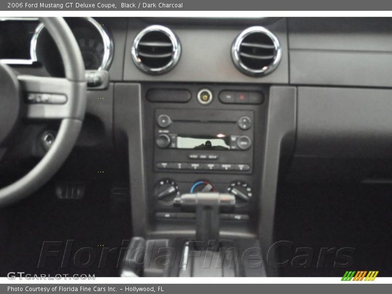 Black / Dark Charcoal 2006 Ford Mustang GT Deluxe Coupe