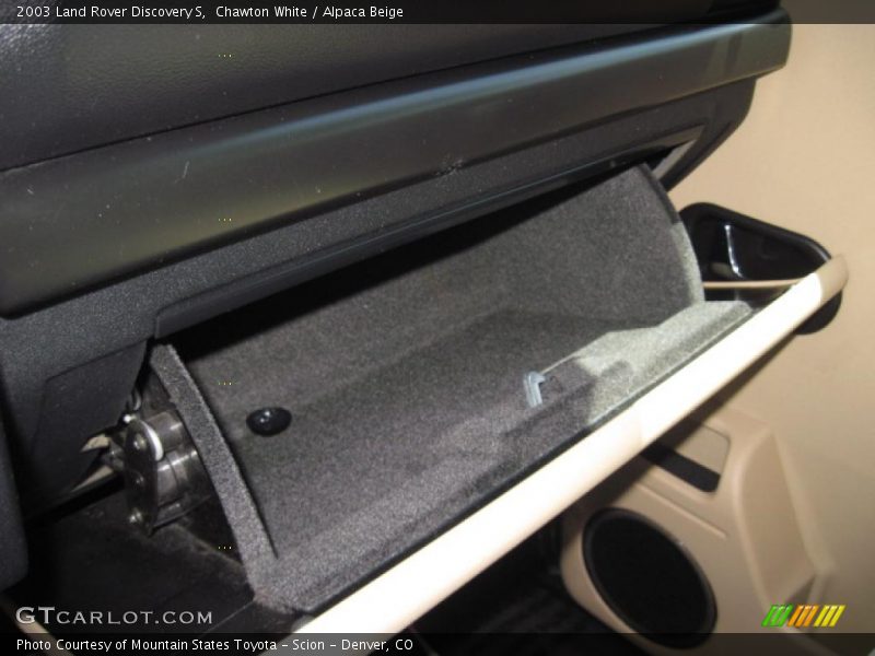 Chawton White / Alpaca Beige 2003 Land Rover Discovery S