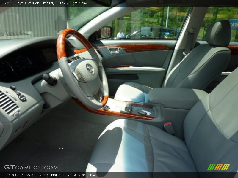 Black / Light Gray 2005 Toyota Avalon Limited