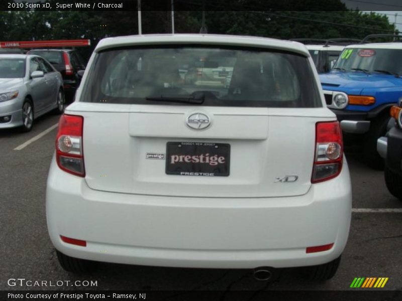Super White / Charcoal 2010 Scion xD