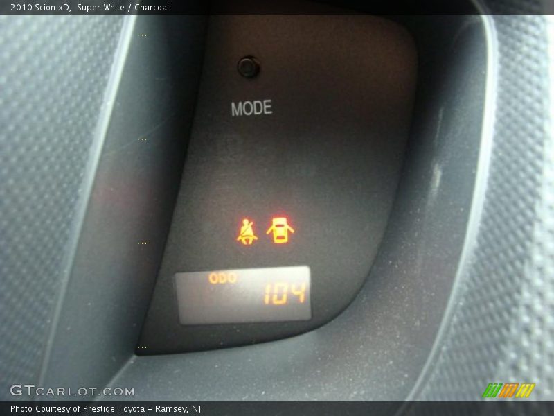 Super White / Charcoal 2010 Scion xD